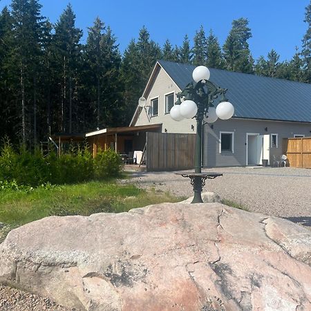 Gaeststuga 100M Fran Sjoen Vislanda ภายนอก รูปภาพ